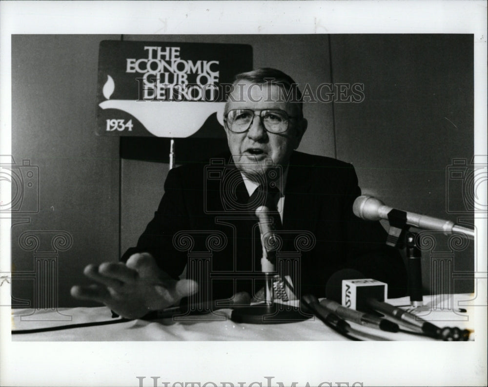 1987 Press Photo Bus. Exec. Robert Anderson - RRW84283 - Historic Images