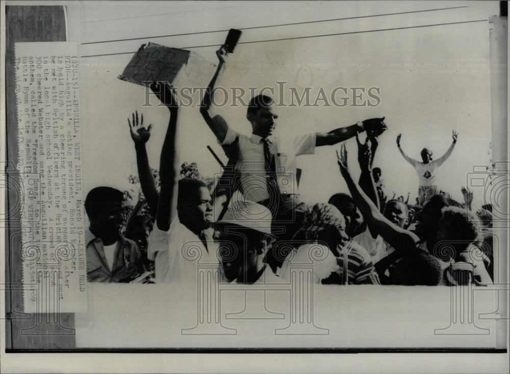 1969 Press Photo Island Piece Land Surround Water Leade - RRW84327 - Historic Images