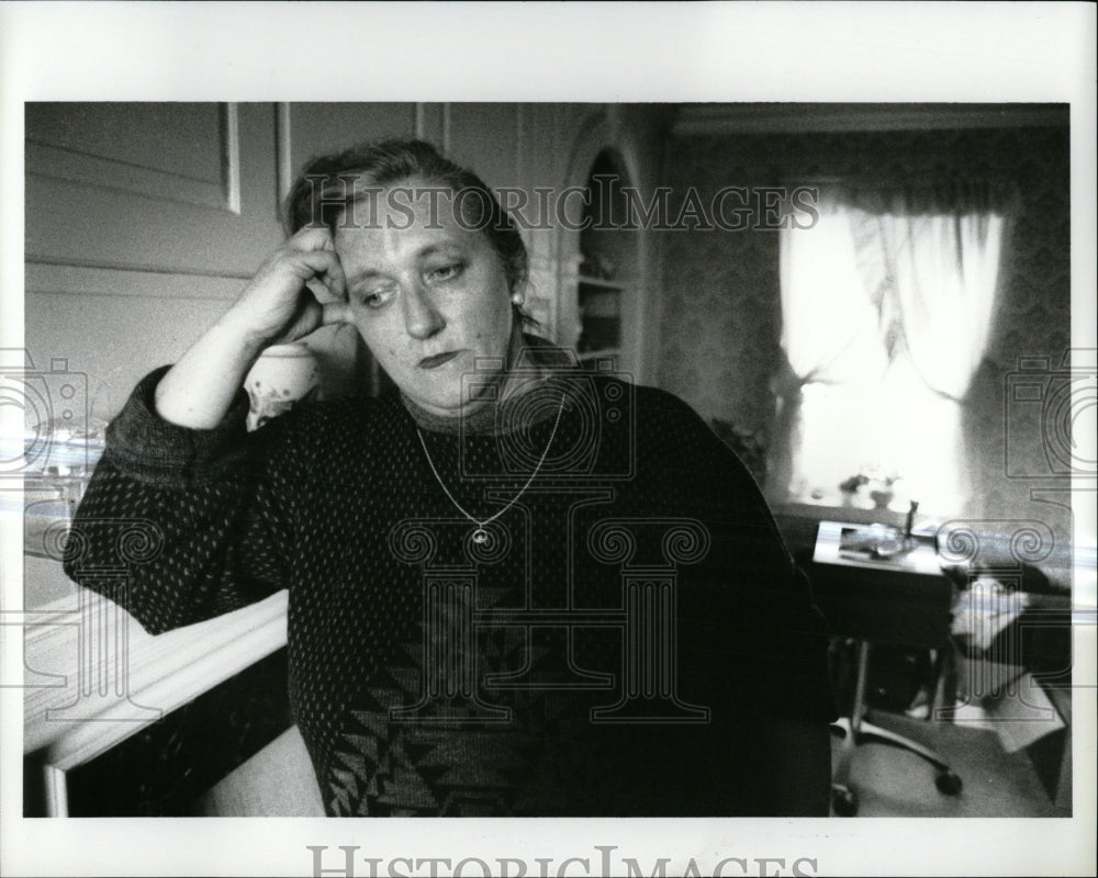 1992 Press Photo Helen Amayo Doctor Husband Abandoned - RRW84413 - Historic Images