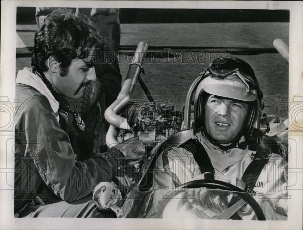 1970 Press Photo Sean Garrison The Challengers - RRW84631 - Historic Images