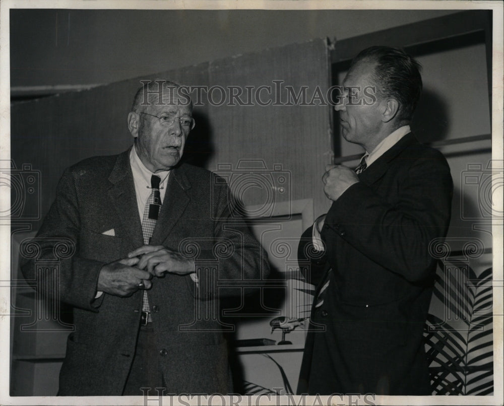 1965 Press Photo Kaltenborn commentator William Grant - RRW84647 - Historic Images