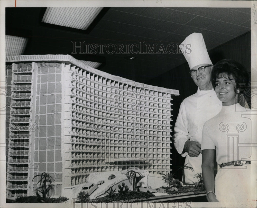 1965 Press Photo Pastry Chef - George Jung. - RRW84685 - Historic Images