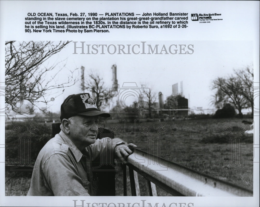 1990 Press Photo John Holland Bannister cemetery Texas - RRW84739 - Historic Images