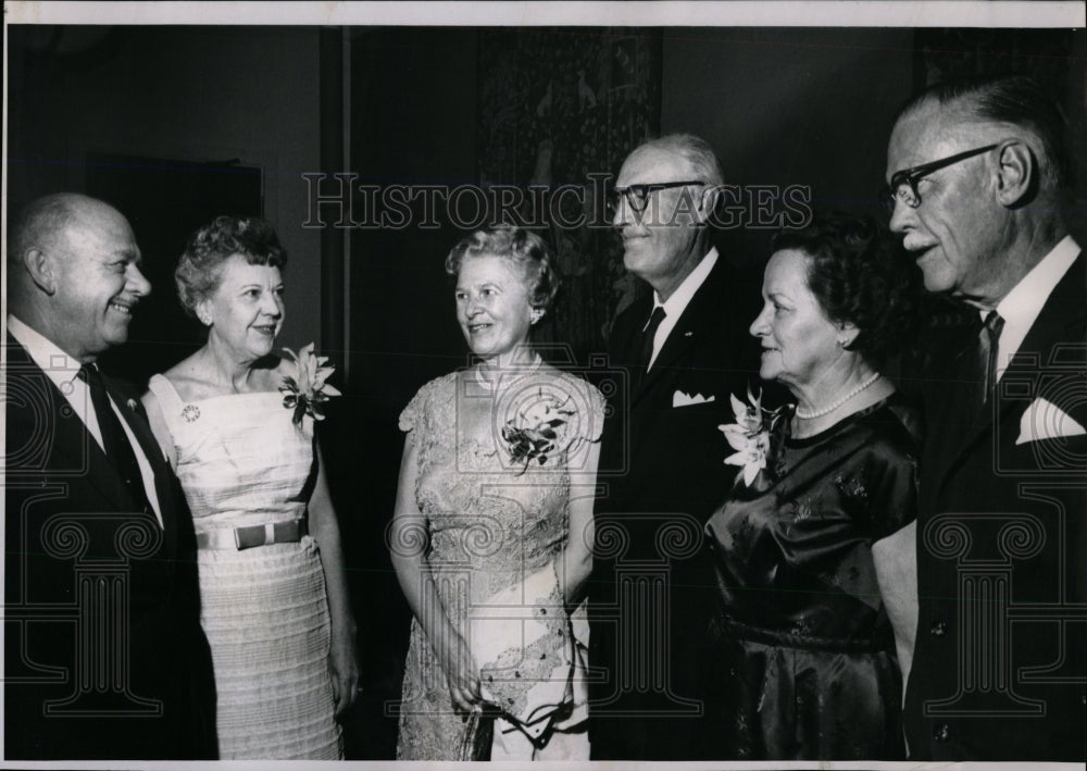 1962 Press Photo Mrs James Bar dwell Dendrites Friends - RRW84741 - Historic Images