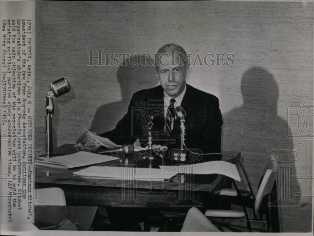 1965 Press Photo Dennis Kitchel - RRW85017 - Historic Images