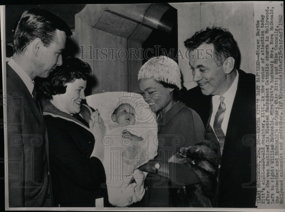 1962 Press Photo Eartha Kitt baby baptized Cathlolic - RRW85023 - Historic Images