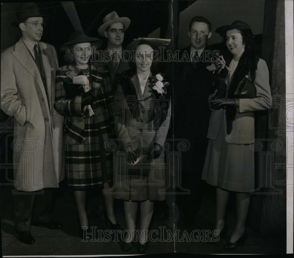 1941 Press Photo OMEAR JR MRS BLAIR KITTLESON - RRW85047 - Historic Images