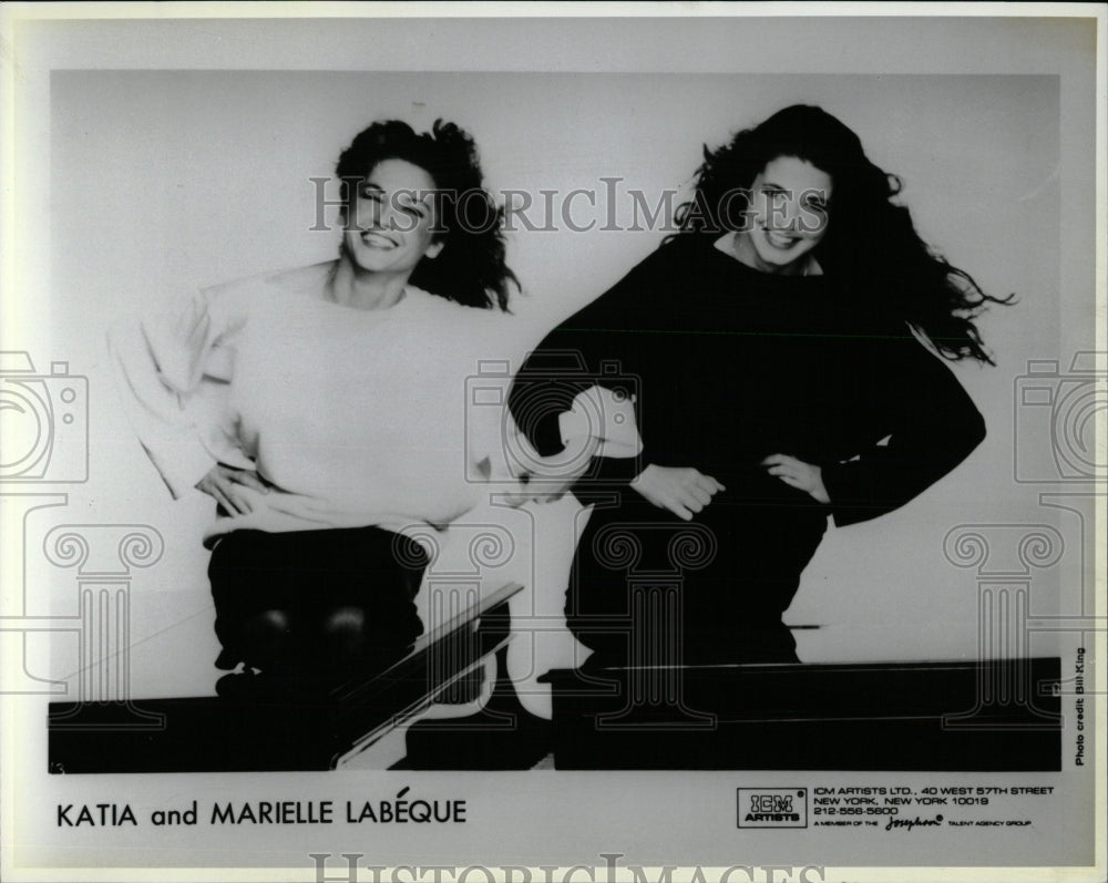 1988 Press Photo French sisters LabÃƒÂ¨que Katia Piano - RRW85111 - Historic Images