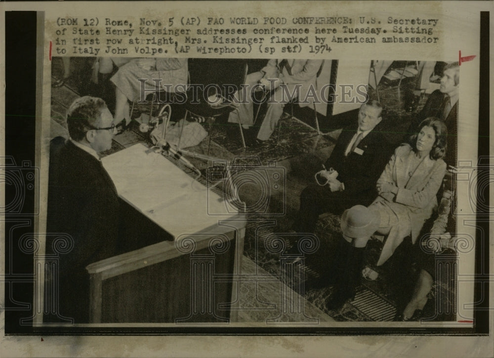 1974 Press Photo Secretary State Henry Kissinger Italy - RRW85199 - Historic Images