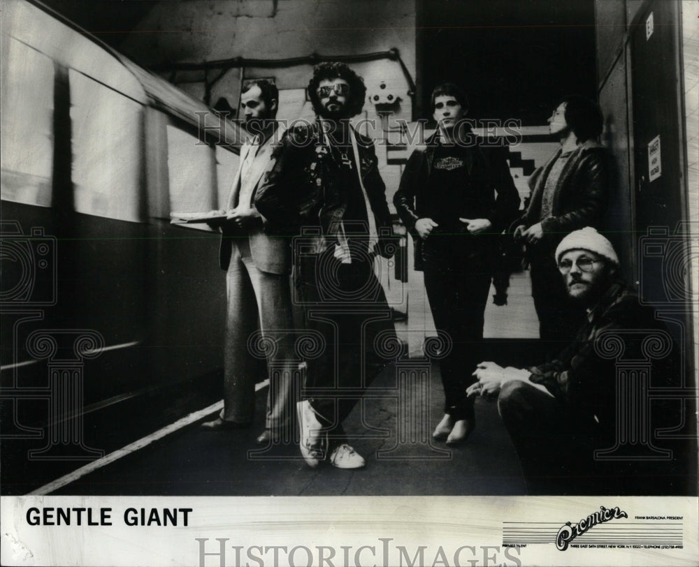 1980 Press Photo Gentle Giant British Jethro Tull Pink - RRW85301 - Historic Images