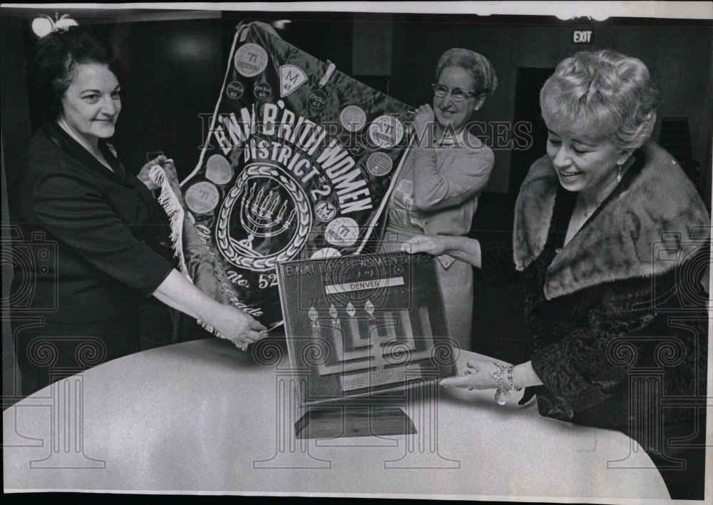 1967 Press Photo Denver Chapter Displaying the banner - RRW85329 - Historic Images