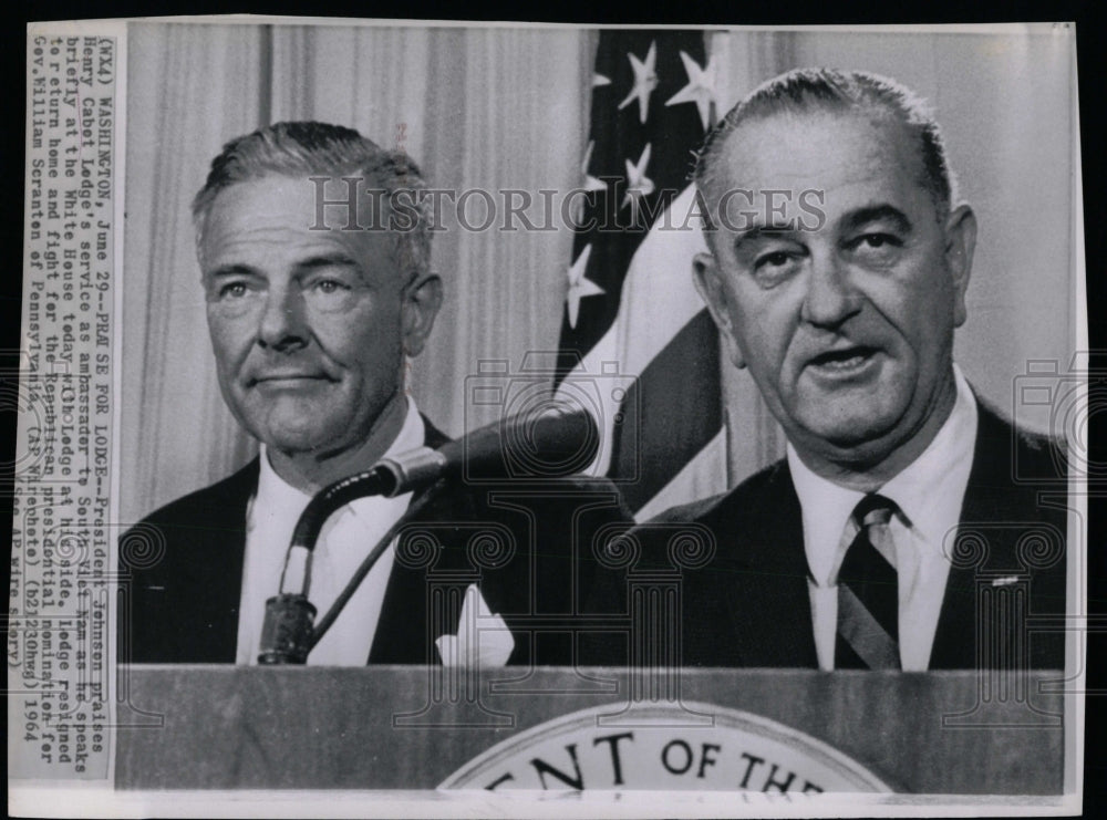 1964 Press Photo President Johnson praises Henry Cabot - RRW85783 - Historic Images