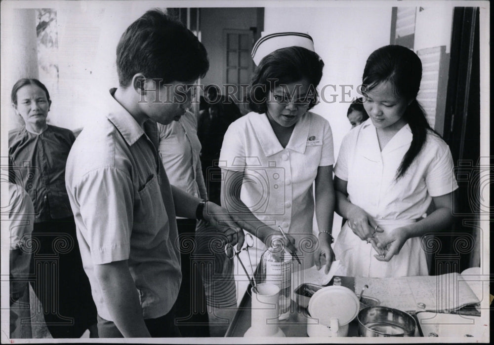 1966 Press Photo Ly Thi Hanh Da Nang Province Hospital - RRW85823 - Historic Images