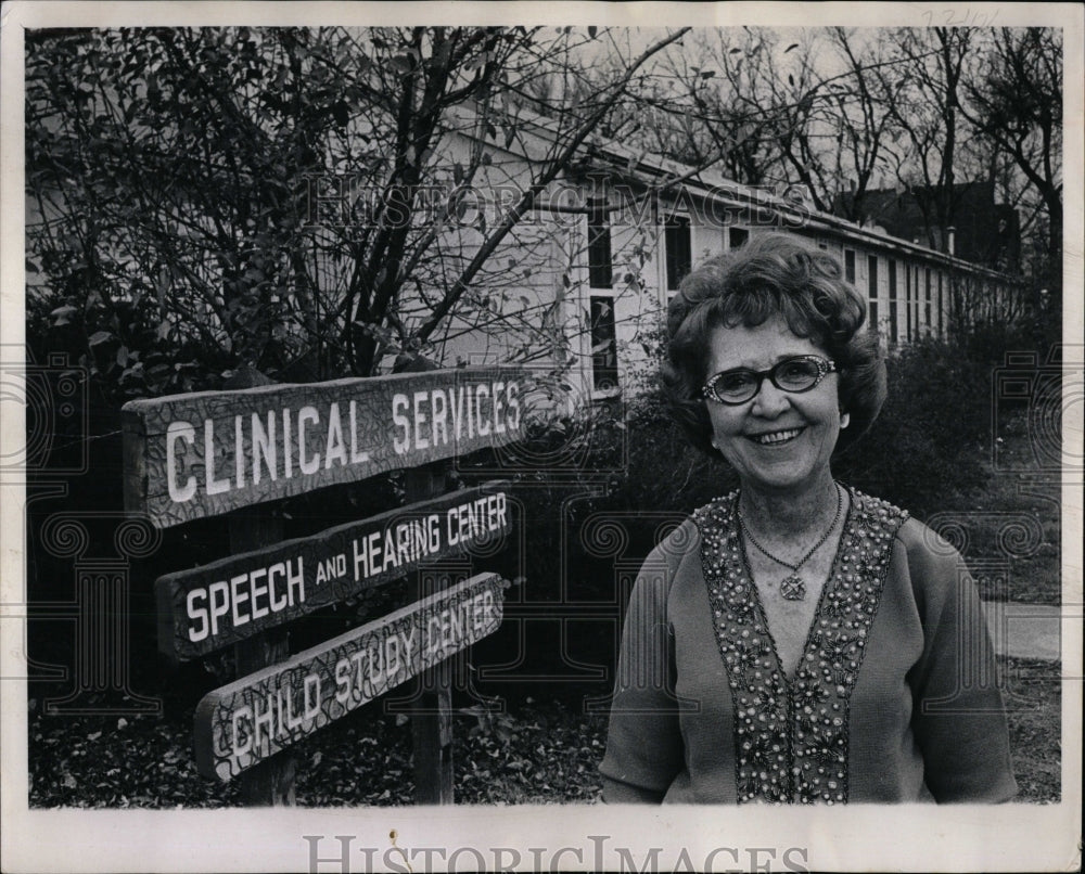 1968 Press Photo Dr Clark Room Clinical Services DU - RRW85879 - Historic Images