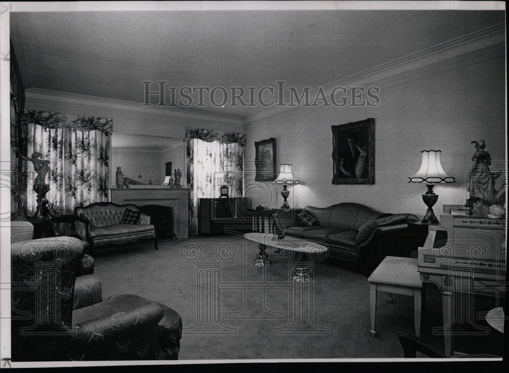 1962 Press Photo Living Room Gainsboroug Marland - RRW86063 - Historic Images
