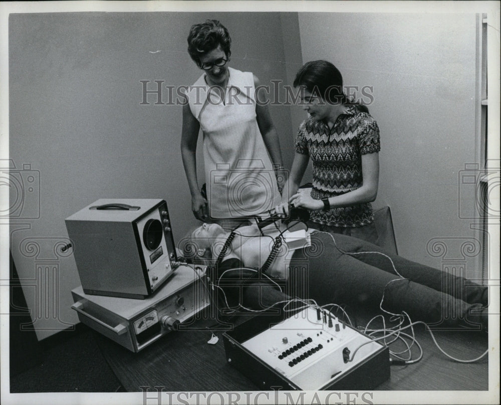 1973 Press Photo LYNN MC CRACKEN MEDICAL PROGRAM - RRW86161 - Historic Images