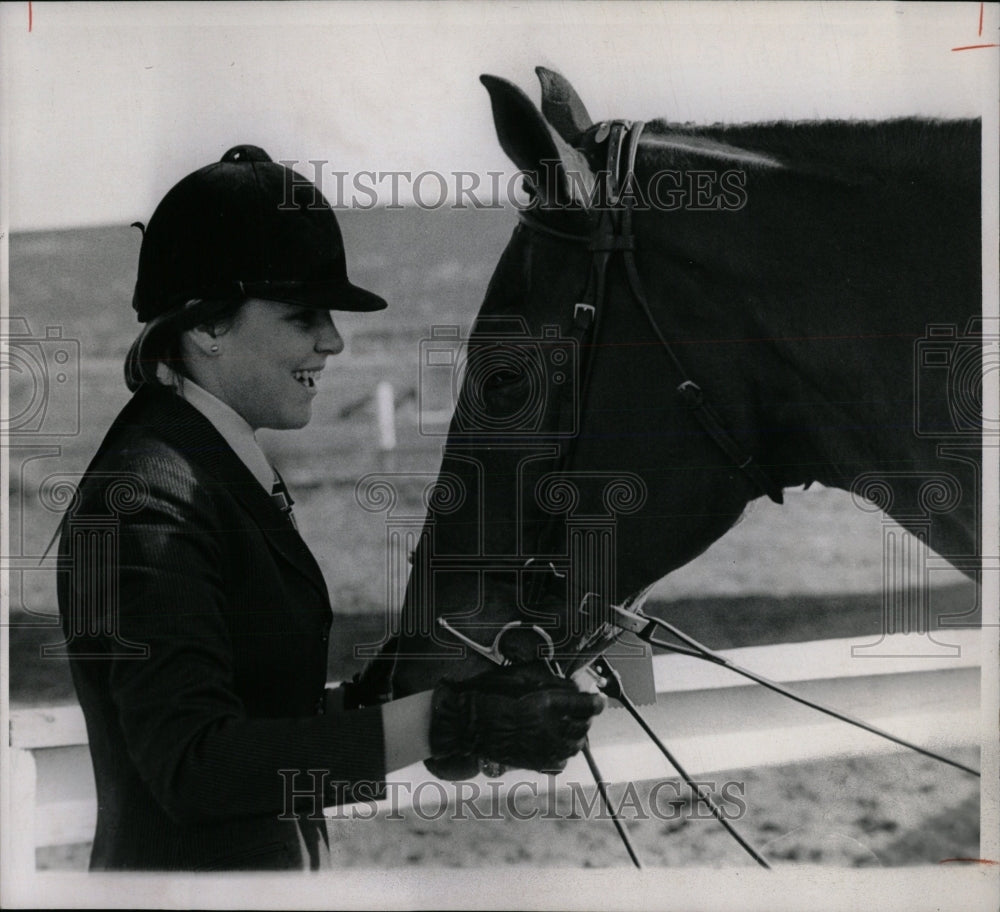 1977 Press Photo HORSE SHOWS EXHIBITION HORSES PONIES - RRW86191 - Historic Images