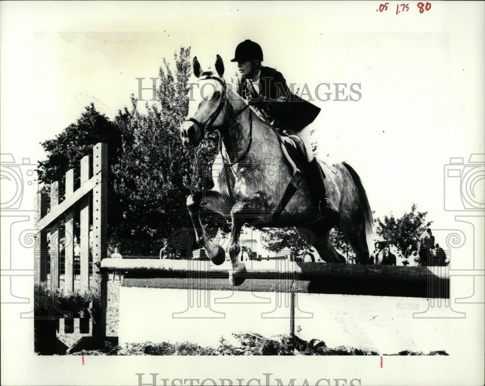1982 Press Photo Nancy Williams Smith Farm Horse Show - RRW86205 - Historic Images
