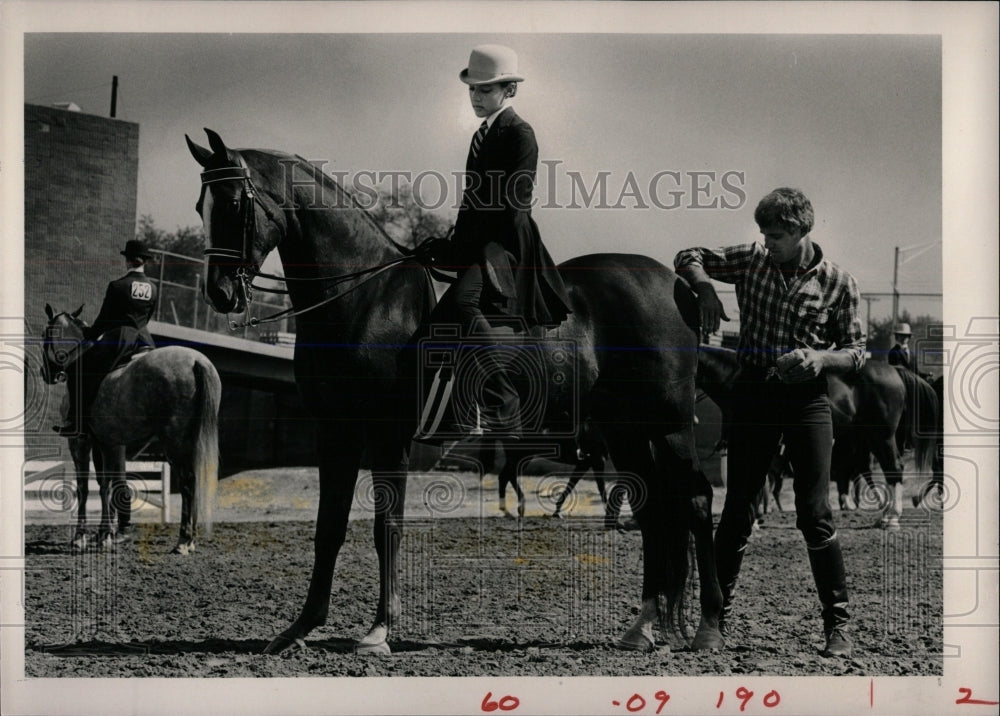 1983 Press Photo Dan Jacob, the horse rider &amp; his horse - RRW86453 - Historic Images