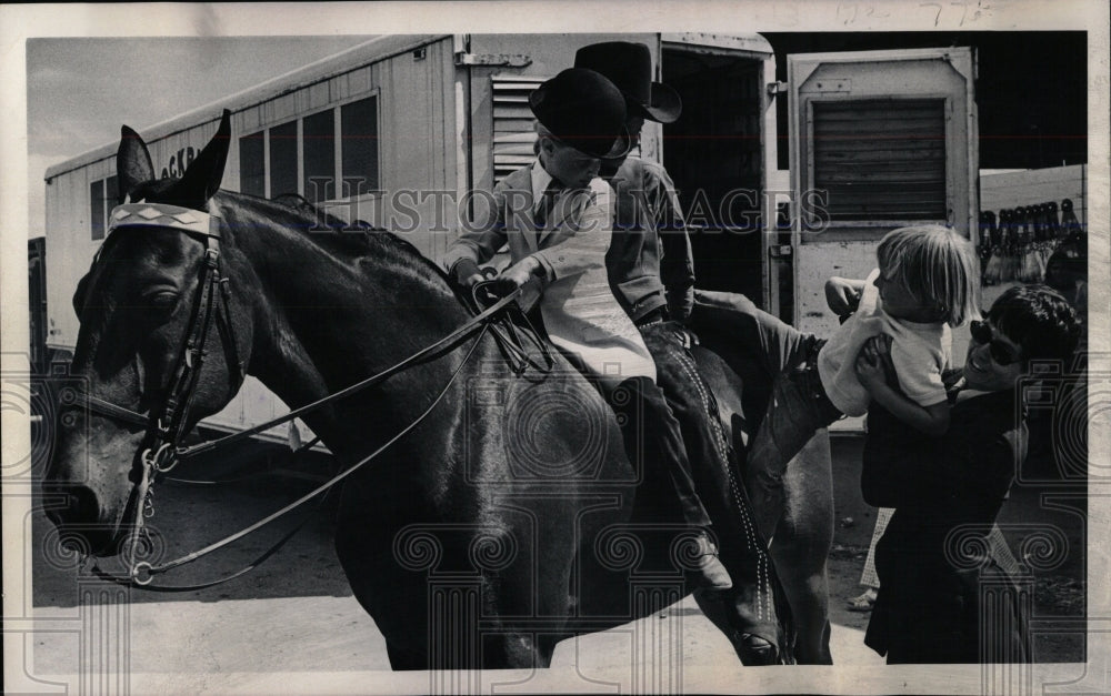 1972 Press Photo Queen City Horse Show - RRW86523 - Historic Images