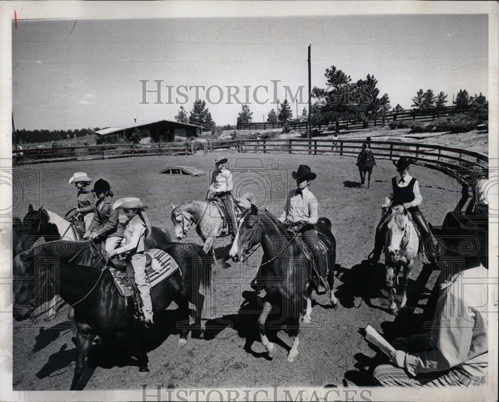 1972 Press Photo Veteran Horseman Youth Horse Show - RRW86549 - Historic Images