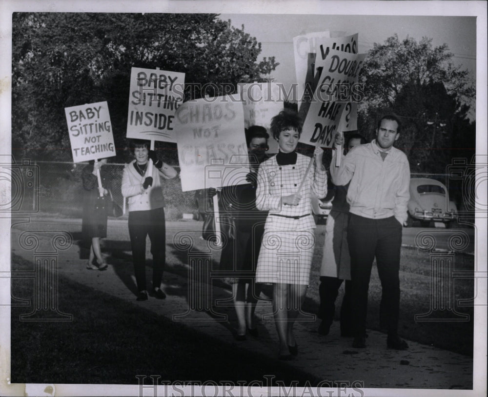 1967 Press Photo Teachers Strike Riverside High School - RRW86569 - Historic Images