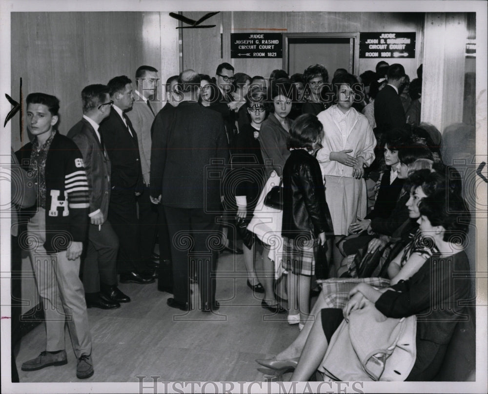 1965 Press Photo Hamtramck school Judge Swainsons court - RRW86571 - Historic Images