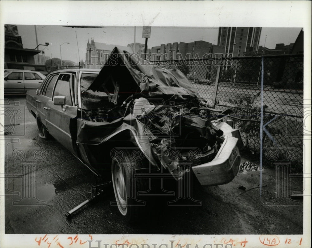 1986 Press Photo Smashed car involved in a police chase - RRW86647 - Historic Images