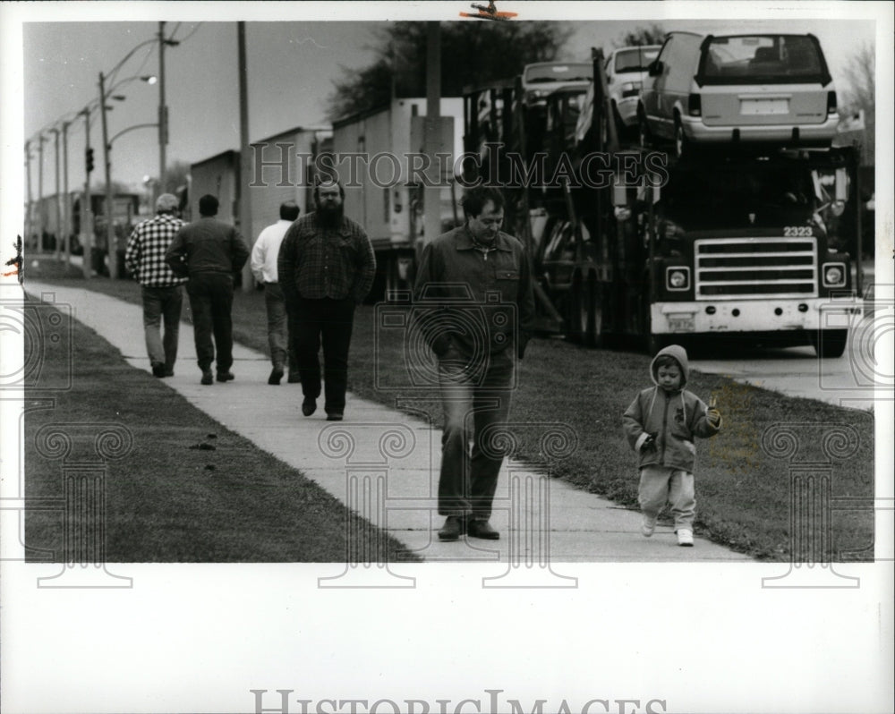 1991 Press Photo Trucker Cornish Ontario Christopher - RRW86691 - Historic Images