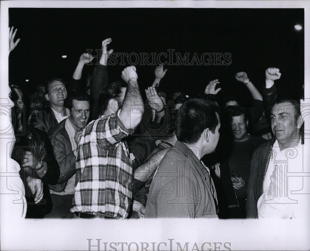 1970 Press Photo Local 299 Union Truck Drivers Strike - RRW86729 - Historic Images