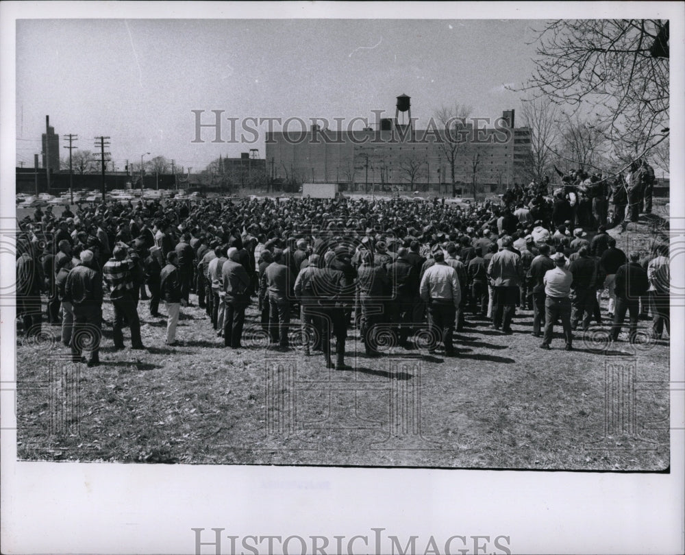 1970 Press Photo Truckers Strike In Group - RRW86733 - Historic Images