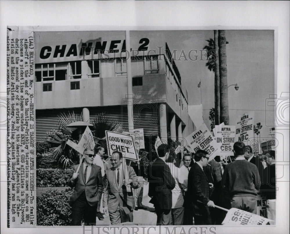 1967 Press Photo Strikes Radio Television Action Mass L - RRW86821 - Historic Images