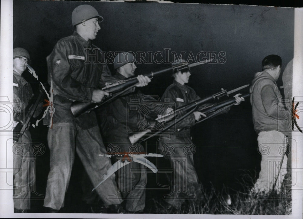 1959 Press Photo Strikers National Guardsmen Bayonets - RRW86861 - Historic Images