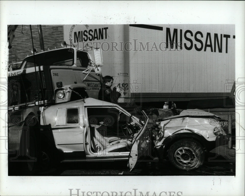 1987 Press Photo Car Accidents Detroit Area - RRW86913 - Historic Images