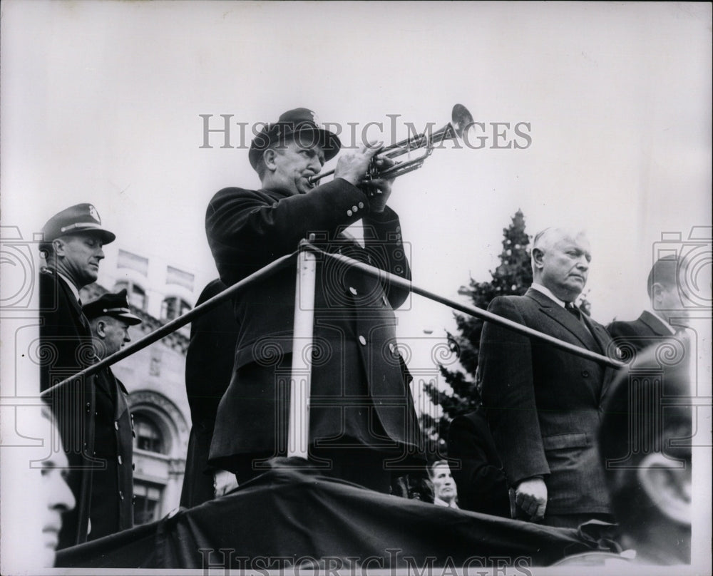 1963 Press Photo Walker Cisles Ted Gorman John Kennedy - RRW87085 - Historic Images