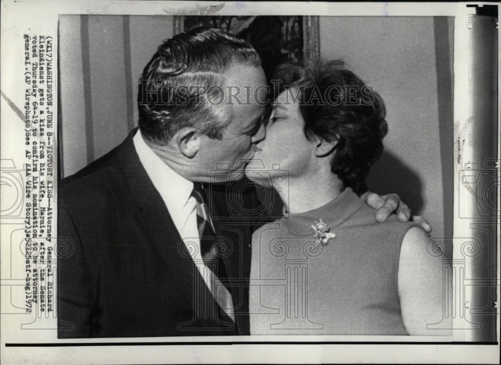 1972 Press Photo Gen Richard Kleindienst Marine Wife - RRW87155 - Historic Images