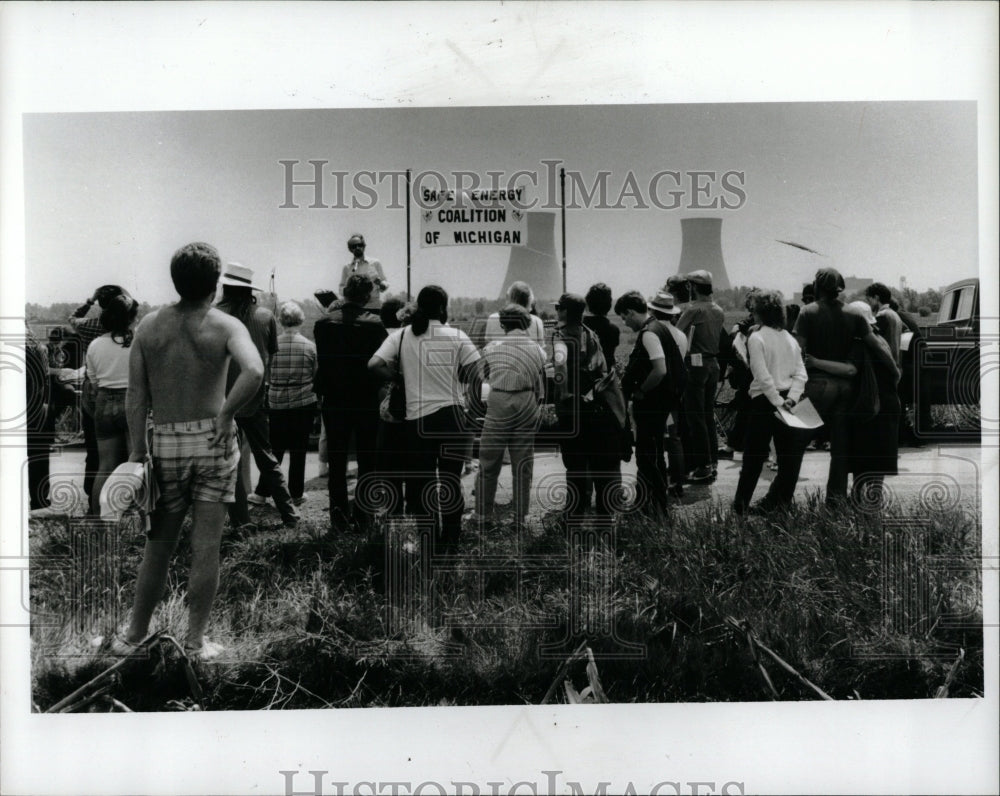 1986 Press Photo Coalition Michigan rally Fermi II safe - RRW87309 - Historic Images