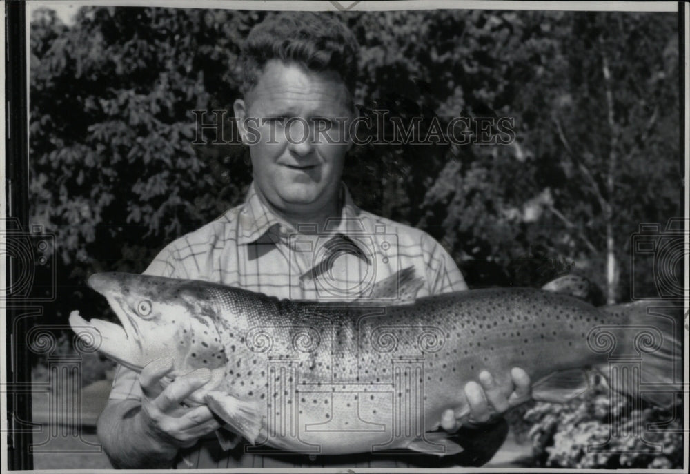 1969 Press Photo Trout Brown Fishing - RRW87325 - Historic Images