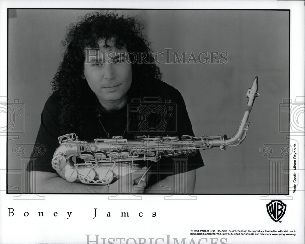 1999 Press Photo Boney James Lowell Saxophonist Jazz - RRW87339 - Historic Images