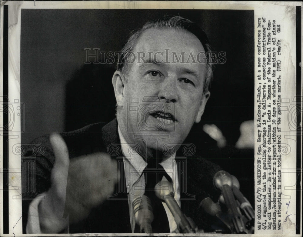 1973 Press Photo Henry Jackson news conference gasoline - RRW87433 - Historic Images