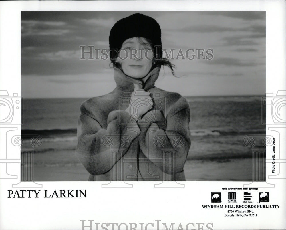 Press Photo Patty Larkin Boston Singer Songwriter Ent - RRW87467 - Historic Images