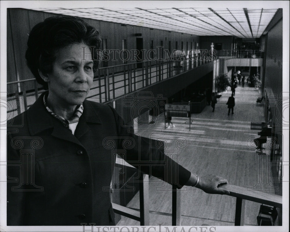 1970 Press Photo Detroit Public Library Mrs Clara Jones - RRW87501 - Historic Images