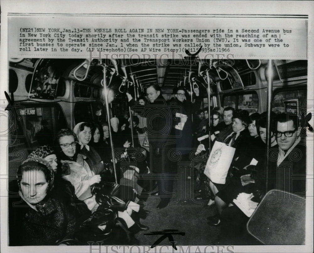 1966 Press Photo New York City today strike Worker - RRW87561 - Historic Images