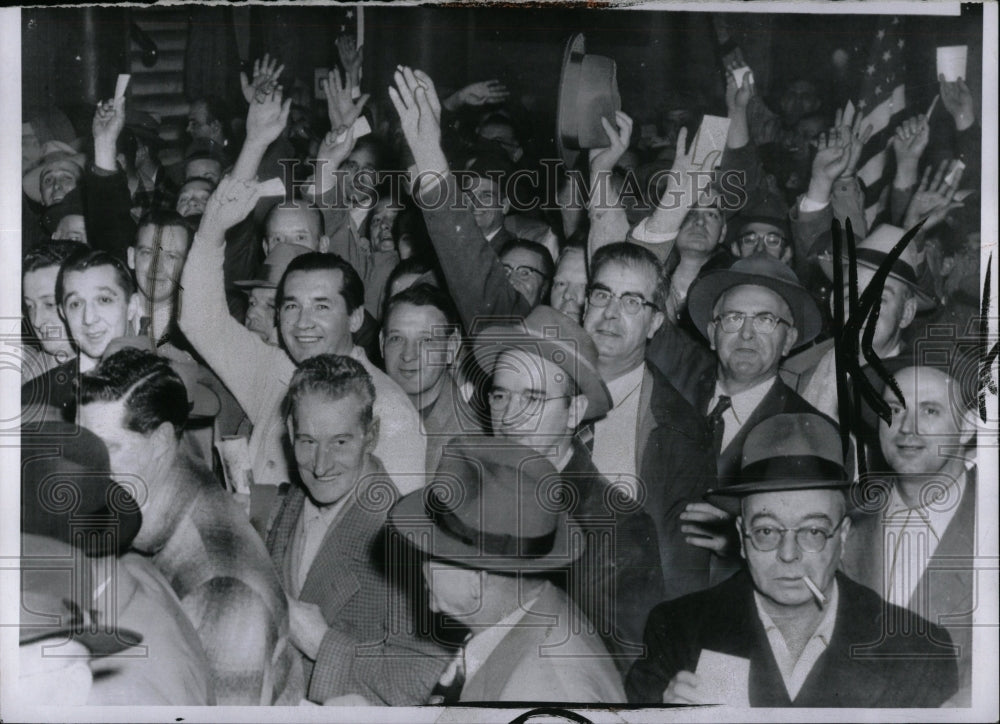 1957 Press Photo 56 days strike ends in Pittsburgh - RRW87579 - Historic Images