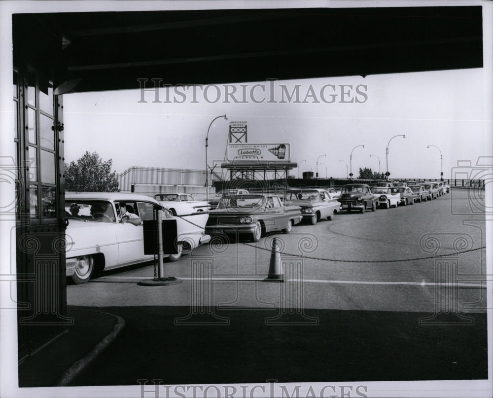 1962 Press Photo Strikes Ambassador Bridge teamsters - RRW87597 - Historic Images