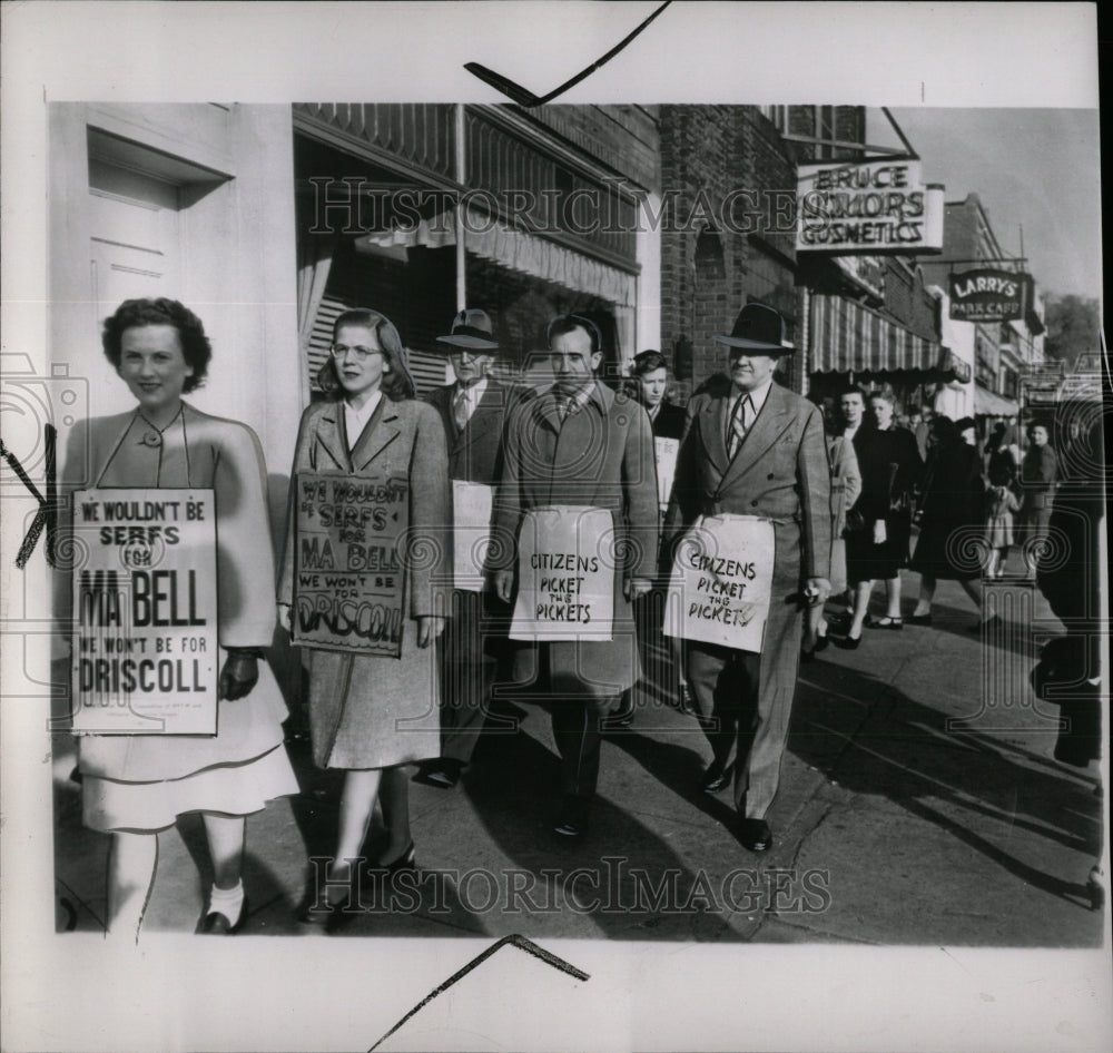 1947 Press Photo Telephone Charles Greeve Picket Daught - RRW87611 - Historic Images