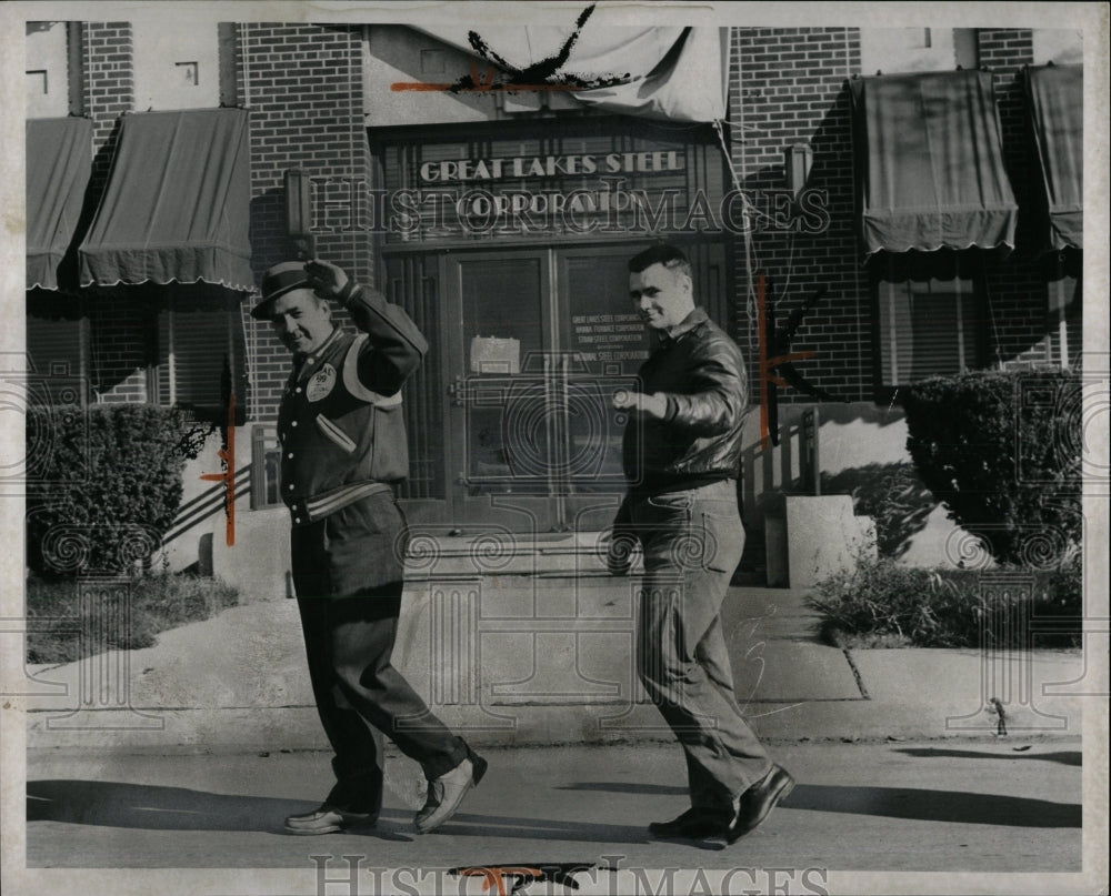 1959 Press Photo Great laves entrance leading leaving - RRW87663 - Historic Images