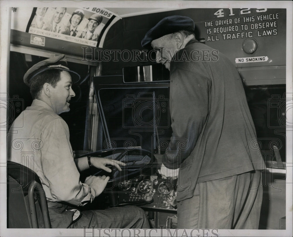 1951 Press Photo Strike Grant Jones Aurie Work Stoppage - RRW87687 - Historic Images