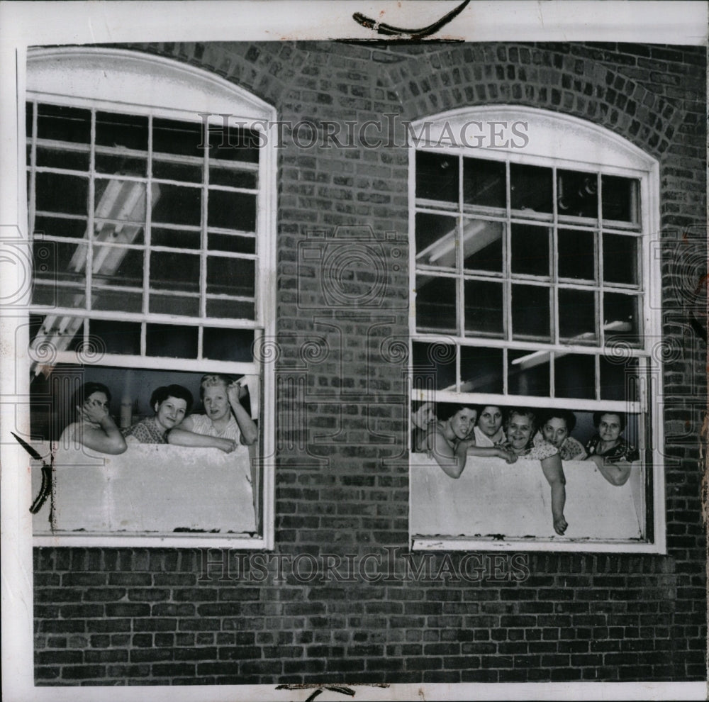 1958 Press Photo Women Strike Management Providence - RRW87765 - Historic Images