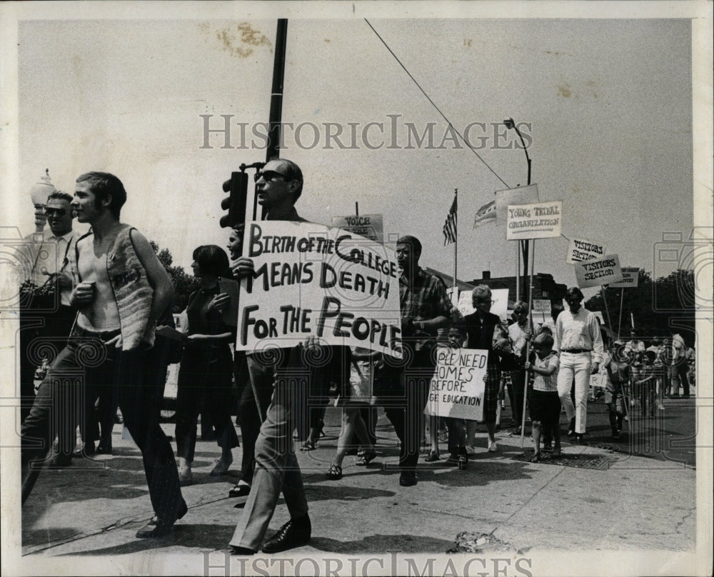 1969 Press Photo Uptown City College Protest People - RRW87817 - Historic Images